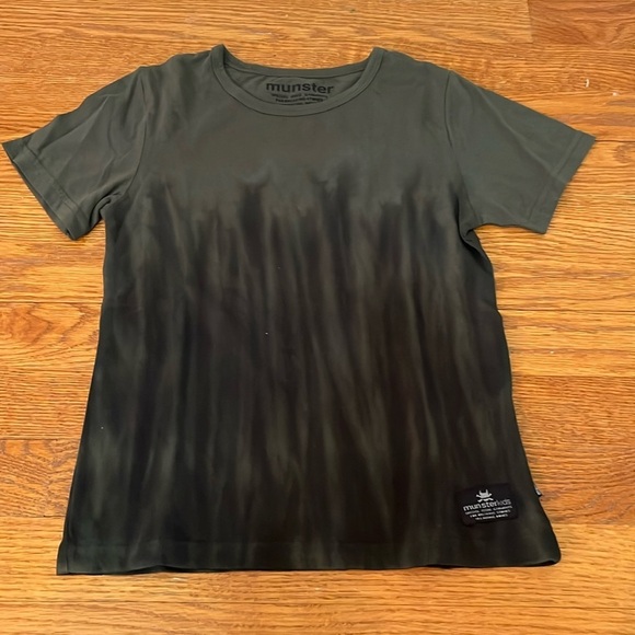 Munster Boy’s Green and Black Tye Dye T-Shirt Size 5